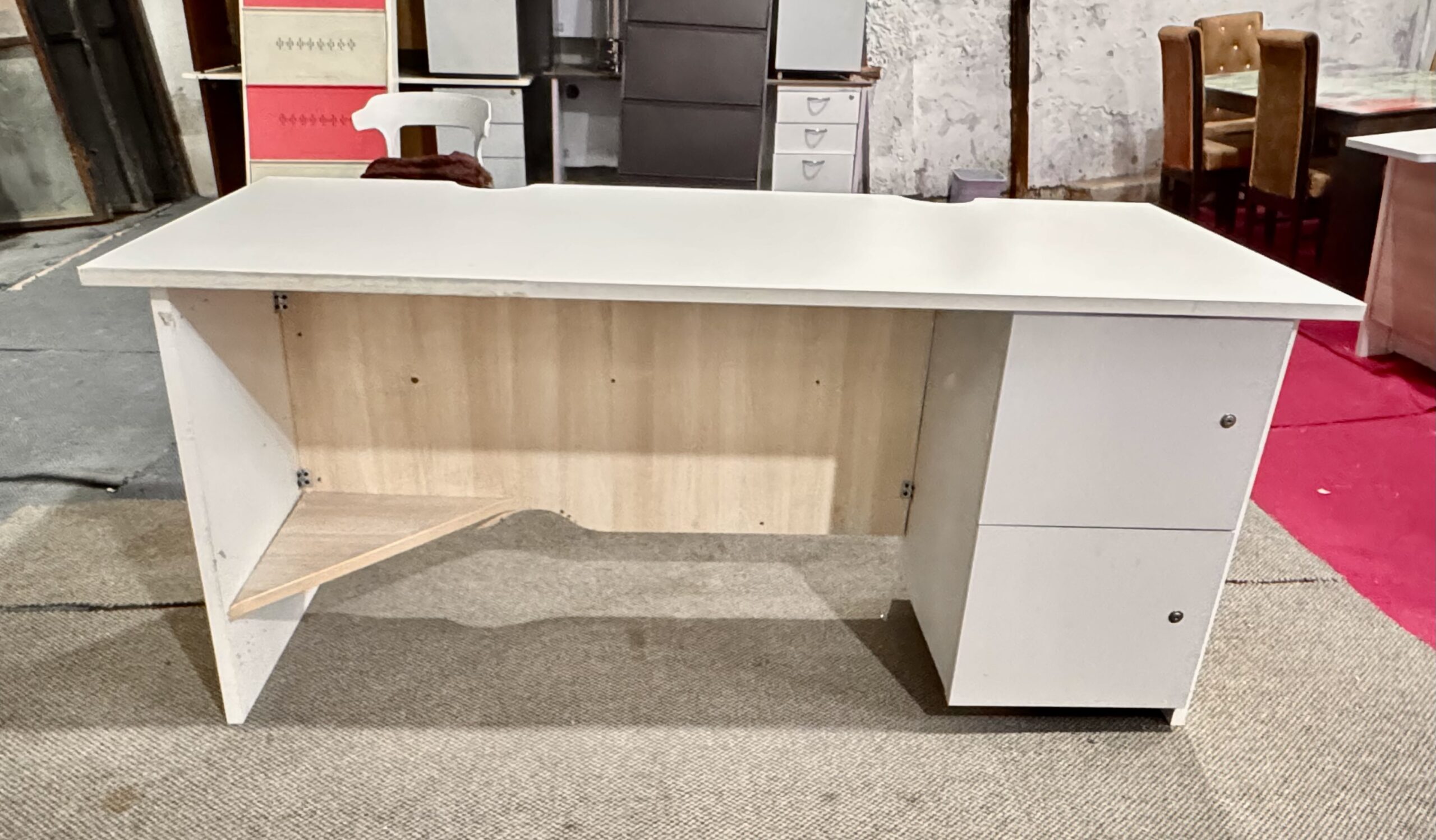 Office table - Image 5